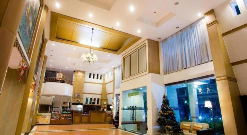 At Ayutthaya Hotel Exteriör bild